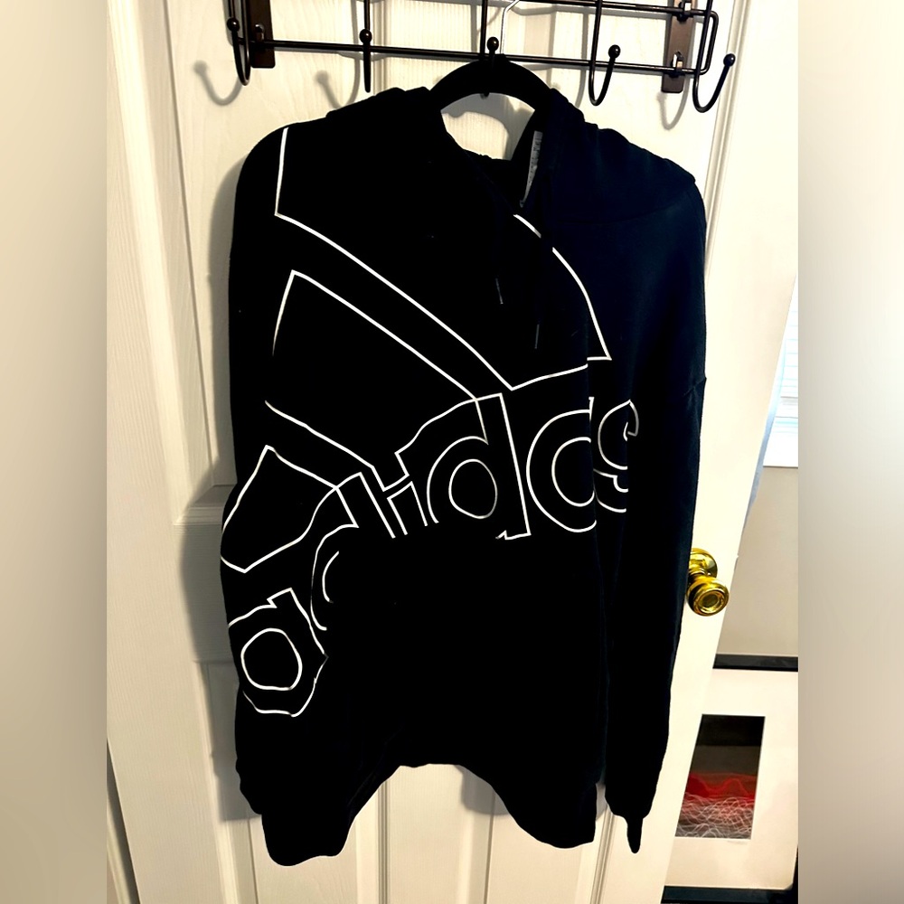 Unisex Adidas Sweatshirt with hood and pockets